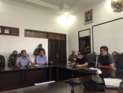 Massa Aksi Tekon Serbu Kantor Bupati Kotim.