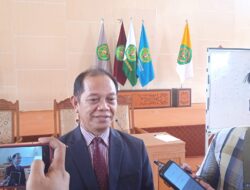 Sebanyak 729 Wisudawan UPR Lulus, Rektor Harap Alumni Beri Kontribusi Optimal Daerah dan Nasional