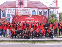 Berbagi Keberkahan, Banteng Muda Indonesia Kota Palangka Raya Bagikan Takjil Untuk Berbuka Puasa