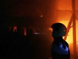 Api Mengamuk di Jalan Ramin Palangka Raya, 4 Bangunan Ludes Terbakar