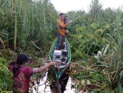 Warga Kereng Bengkirai Gotong Royong Bersihkan Sumbatan Sungai Sebangau