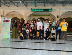 5 Mahasiswa Universitas Muhammadiyah Sampit Melakukan Program Pendidikan Ekoliterasi Untuk Masyarakat Bantaran Sungai Mentaya