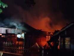 Rumah Semi Permanen Jalan Haji Imran Dilahap si Jago Merah