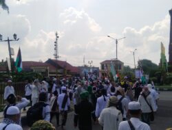 Ribuan Masyarakat Kotawaringin Timur Gelar Aksi Bela Palestina di Bundaran Polres Kotim