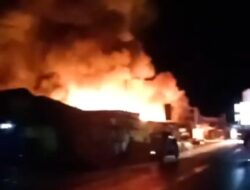 Kebakaran Menghantam Kawasan Pasar Simpang Sebabi Kecamatan Telawang