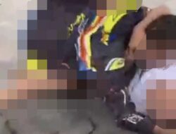Ini Penyebabnya! Viral 2 Remaja Saling Jambak Hingga Berguling-guling