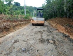 Dinas PUPR Lakukan Perbaikan Jalan Untuk Kelancaran Pergeseran Logistik Pemilu