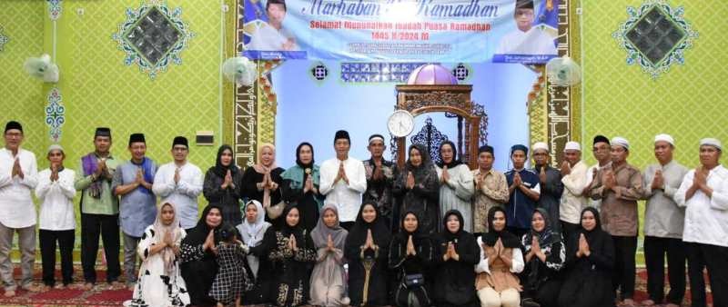 SAFARI RAMADHAN DI LAHEI BARAT-Pj Bupati Barito Utara Drs Muhlis bersama pejabat lingkup Pemkab Barito Utara melaksanakan safari ramadhan di Masjid Al Falah Desa Nihan Hulu, Jumat (22/3/2024).