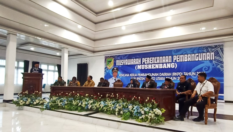 MUSRENBANG RKPD TAHUN 2025-Pj Bupati Barito Utara Drs Muhlis saat membuka kegiatan Musrenbang RKPD tahun 2025 Kabupaten Barito Utara di gedung balai Antang Muara Teweh, Senin (1/4/2024).