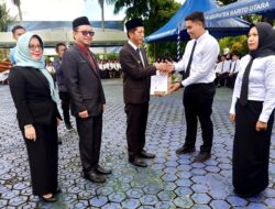 Pj Bupati Serahkan Secara Simbolis SK 714 PPPK Formasi Tahun 2023 