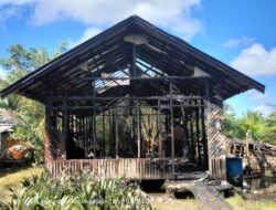 Sebuah Rumah di Samuda Kecil Mentaya Hilir Selatan Terbakar