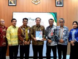 Pj Sekda Barito Utara Serahkan LKPD 2023 Unaudited Kepada BPK RI Kalteng