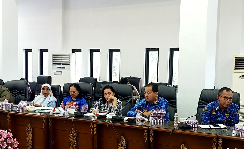 DPRD Kabupaten Barito Utara menggelar RDP bersama Pemkab Barito Utara dan dinas terkait serta pihak agen dan pangkalan membahas LPG 3 Kg, di ruang rapat DPRD setemapt, Jumat (17/5/2024).