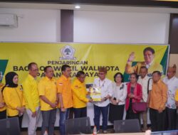 Prof. Andrie Elia Embang Resmi Mendaftar di DPD Golkar Palangka Raya: Siap Dampingi Fairid Napirin