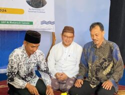Pemotongan Tumpeng Tandai Milad ke-13 YPI Al-Madaniyah Samuda