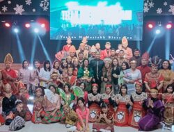 Semarak HUT RI ke-79, Jemaat Gereja YHS Sampit Beribadah Kenakan Pakaian Adat dan Rayakan Kekayaan Budaya Indonesia