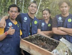Mahasiswa KKN UPR Kelompok 53 Dukung Warga di Desa Sigi Promosikan Madu Kelulut