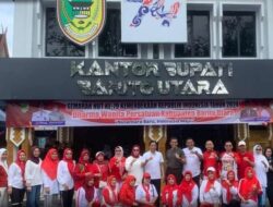 Dharma Wanita Persatuan Barito Utara Ikut Berpartisipasi Memeriahkan HUT ke 79 RI dan HUT ke 74 Kabupaten Barut