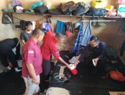 Tim Satops Patnal Lapas Sampit Kanwil Kemenkumham Kalteng Kembali Lakukan Razia Kamar Hunian Warga Binaan