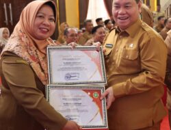 SDN 4 Ketapang Raih 2 Penghargaan Atas Inovasi Buku Media Pembelajaran dan Si Gembung Bersama Bank Kalteng Sampit