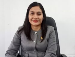 Pemberian Penghargaan kepada Perusahaan dukung Program Disnakertranskop UKM di Apresiasi Legislator Barut