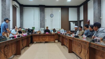 Masyarakat Desa Buhut Jaya Serahkan Permohonan RDP ke DPRD Kalteng