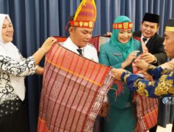 Rahmanto Muhidin Menerima Penyematan Kehormatan Marga Lumban Gaol