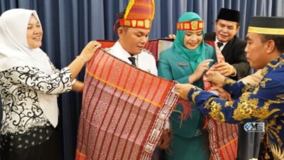 Rahmanto Muhidin Menerima Penyematan Kehormatan Marga Lumban Gaol