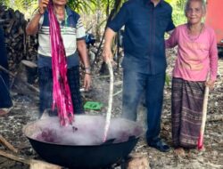 Ketua Komisi II DPRD Barito Utara Tinjau Pemberdayaan UMKM Anyaman Rotan di Desa Tambaba