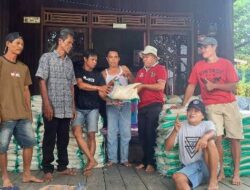 Anggota DPRD Barut Berikan Bantuan Beras Kepada Warga Terdampak Banjir di Desa Bintang Ninggi II