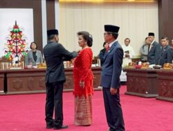 Freddy Ering Kembali Duduki Kursi DPRD Kalteng, Nyelong Simon Resmi Turut Dilantik