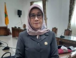 Pansus Raperda Pengelolaan Pertambangan Mineral Bukan Logam dan Batuan Jenis Tertentu di Pimpin Siti Nafsiah