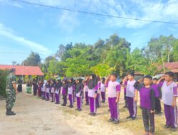 Sinergi TNI dan Sekolah Pelatihan PBB Dasar Warnai  MPLS Ramah Anak di SDN 3 Kota Besi Hilir