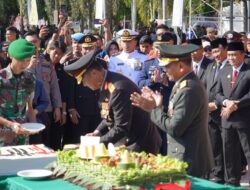 Sinergitas TNI-Polri: Danrem 102/Pjg Hadiahkan Nasi Tumpeng ke Polda Kalteng di HUT Bhayangkara ke-79