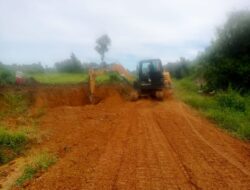 Perbaikan Infrastruktur Dimulai, Pemkab Barsel Fokus Tangani Jalan Antar Desa di Dusun Hilir