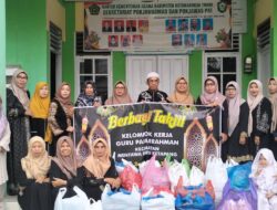 KKG PAI Arrahman Mentawa Baru Ketapang Tebar Kepedulian, Berbagi Takjil di Bulan Suci Ramadan