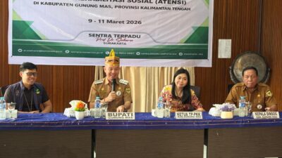 Bupati Gunung Mas Serahkan Bantuan ATENSI kepada Ratusan Warga Rentan