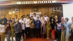 FOTO bersama Sekcam, Kabid PAUD, Korwil, Penilik, dan Operator Desa.