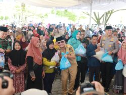 Warga Bisa Tebus Sembako Rp10 Ribu di Pasar Murah Kalteng