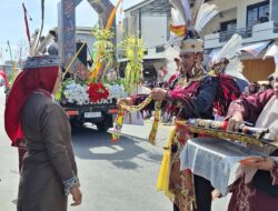Borneo Wonderland SADALMA Gemparkan Karnaval Mentaya Hilir Selatan, Rengkuh Juara I SD/MI